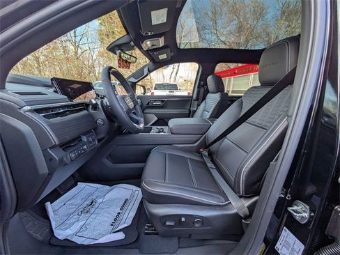 New 2025 GMC Sierra EV Denali image 24