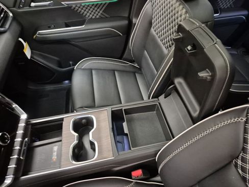 New 2026 GMC Acadia Denali w/ Super Cruise Package image 36