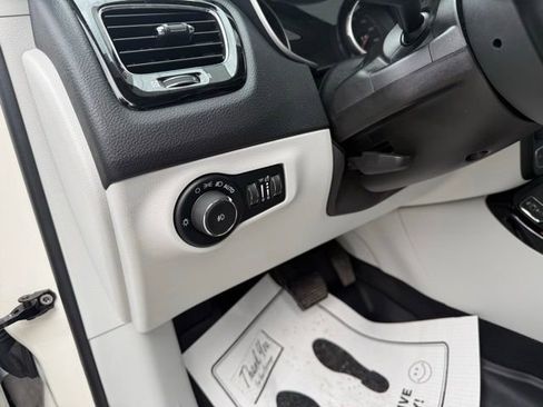 Used 2020 Jeep Compass Limited FWD image 12