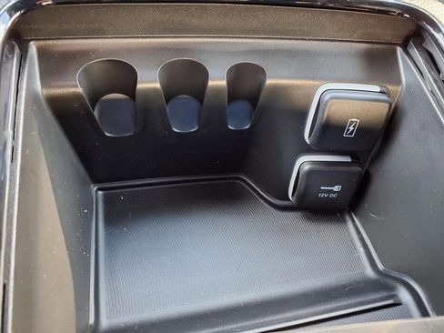 New 2026 Chrysler Pacifica Limited image 9