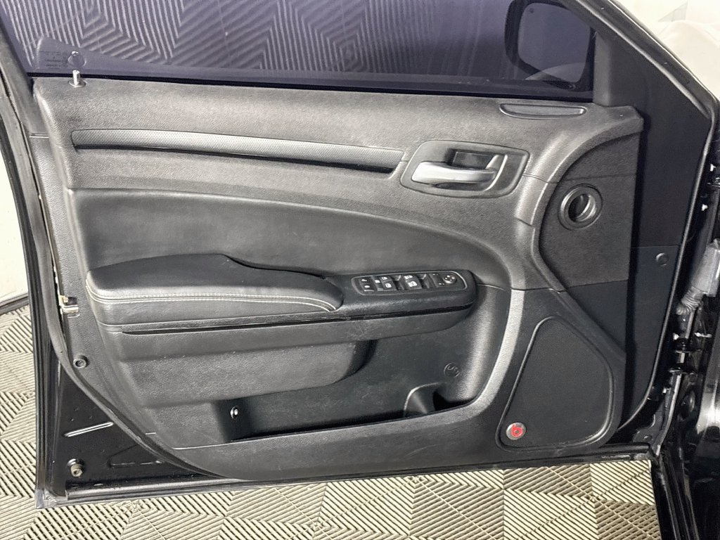 Used 2016 Chrysler 300 S AWD/4WD image 10