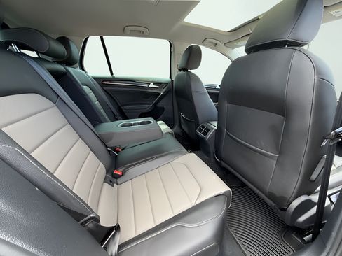 Used 2017 Volkswagen Golf SEL FWD image 37