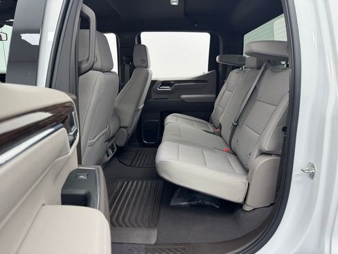 Used 2025 GMC Sierra 1500 SLE image 38