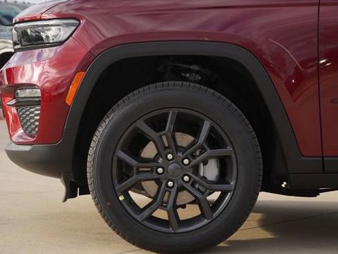 New 2025 Jeep Grand Cherokee Limited image 5