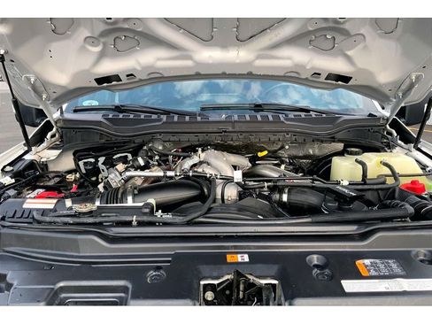 Used 2022 Ford F250 Lariat w/ Lariat Ultimate Package AWD/4WD image 12