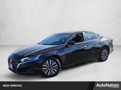 Used 2023 Nissan Altima 2.5 SV