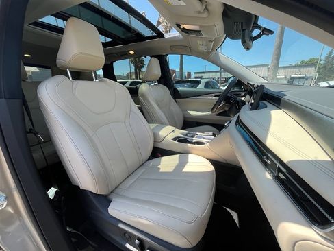 Used 2023 INFINITI QX60 Luxe w/ Cargo Package FWD image 11