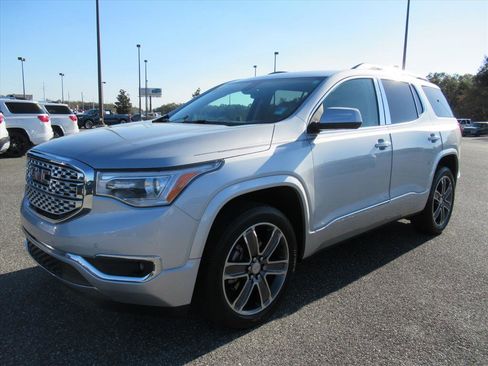 Used 2019 GMC Acadia Denali w/ Technology Package image 3