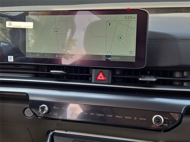Used 2025 Kia Carnival FWD image 33
