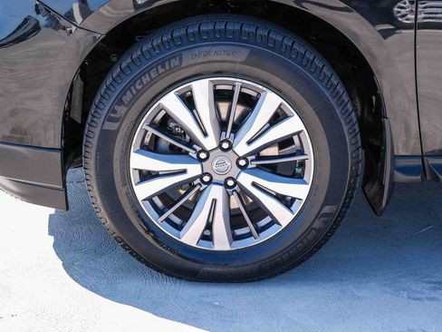 Used 2020 Nissan Pathfinder S FWD image 10