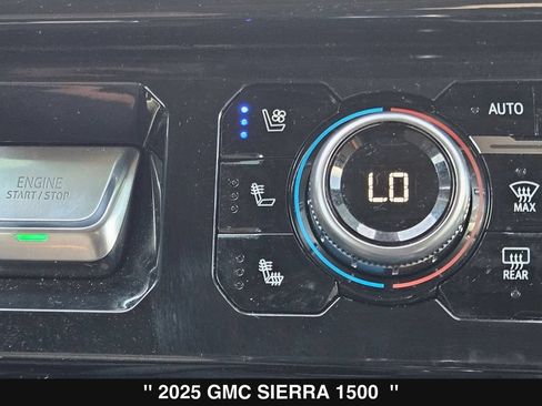 Used 2025 GMC Sierra 1500 AT4 w/ AT4 Premium Package AWD/4WD image 22