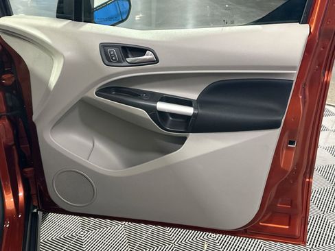 Used 2022 Ford Transit Connect XLT image 36