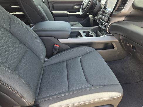 New 2026 RAM 1500 Express AWD/4WD image 12