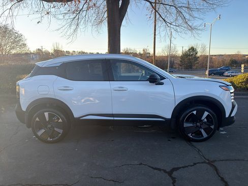 New 2026 Nissan Kicks SR w/ SR Premium Package image 8