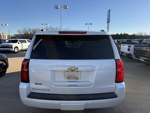 Used 2020 Chevrolet Suburban LT image 4