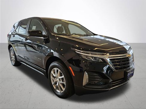 Used 2023 Chevrolet Equinox LT w/ LPO, Floor Liner Package AWD/4WD image 5