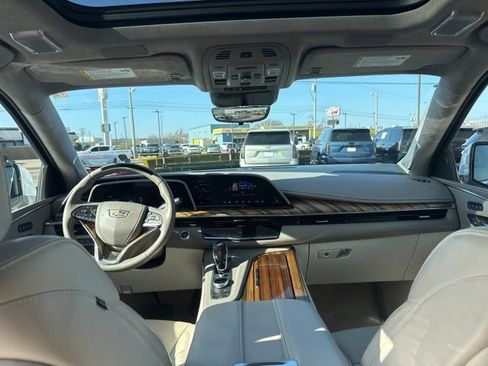 Used 2022 Cadillac Escalade Premium Luxury Platinum image 31