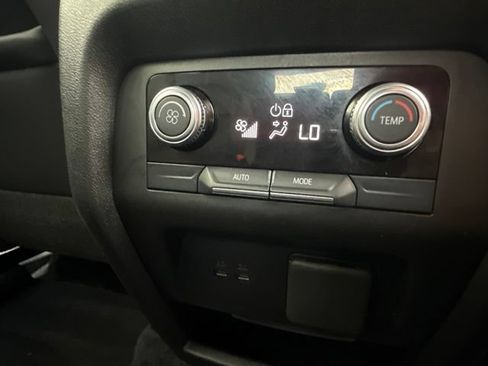 Used 2025 GMC Acadia Elevation w/ Elevation Premium Package FWD image 21