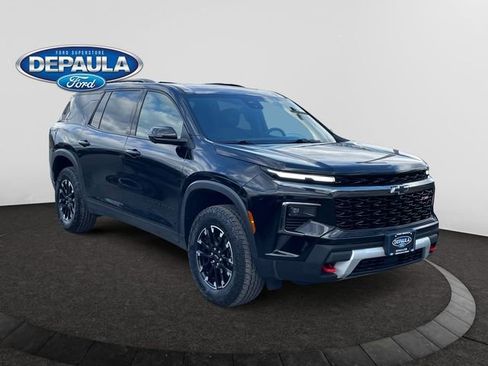 Used 2024 Chevrolet Traverse Z71 image 9