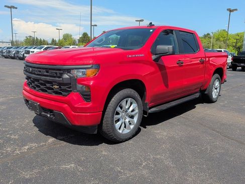 Used 2023 Chevrolet Silverado 1500 Custom AWD/4WD image 3