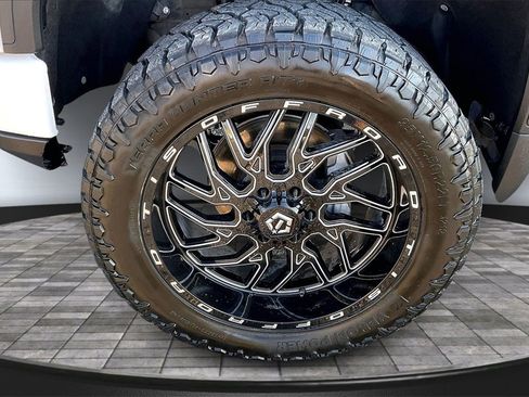 Used 2024 GMC Sierra 1500 Elevation w/ LPO, Elevation Black Package image 9