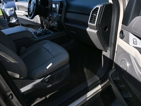 Used 2020 Ford Expedition XLT AWD/4WD image 28