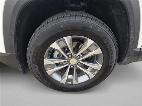 Used 2025 Chevrolet Equinox LT AWD/4WD image 11
