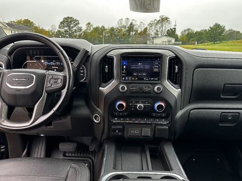 Used 2021 GMC Sierra 2500 Denali w/ Denali Black Diamond Edition image 25