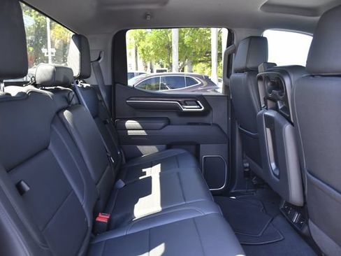 Used 2025 GMC Sierra 1500 SLT RWD image 25