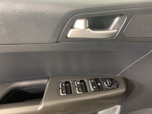 Used 2021 Kia Sportage LX image 15