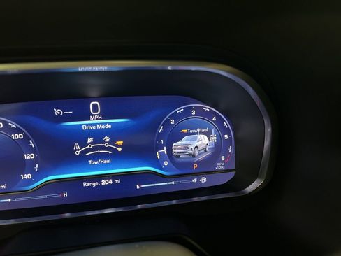 Certified 2024 Chevrolet Tahoe Z71 w/ Luxury Package image 20