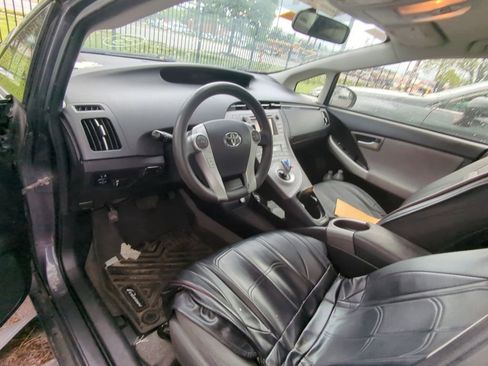Used 2013 Toyota Prius Two FWD image 7