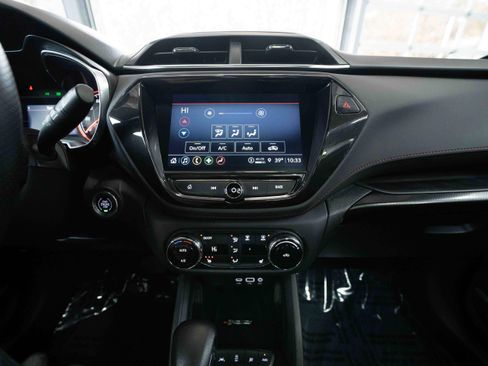 Used 2022 Chevrolet TrailBlazer RS w/ Sun and Liftgate Package image 17
