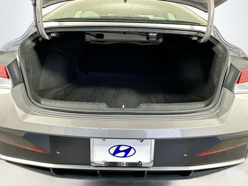 Certified 2024 Hyundai Elantra Limited image 27