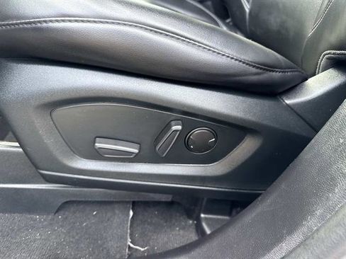 Used 2022 Ford Explorer XLT w/ Equipment Group 202A image 32