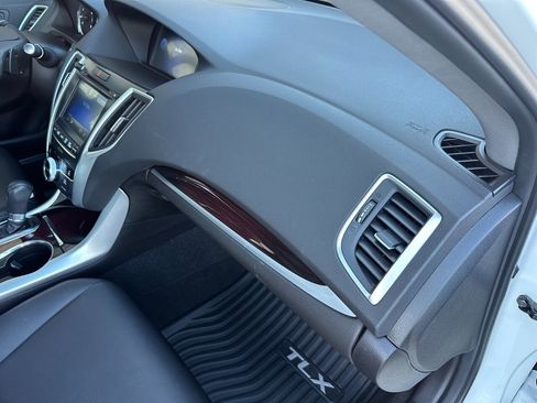Used 2017 Acura TLX image 39