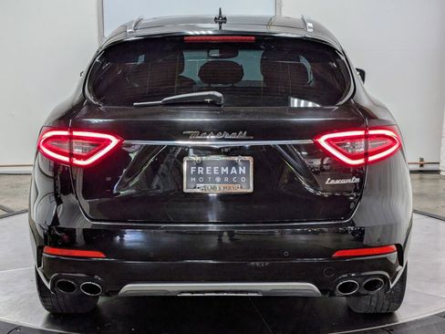 Used 2017 Maserati Levante w/ Luxury Package AWD/4WD image 8