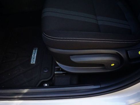 New 2026 Hyundai Venue SEL image 18