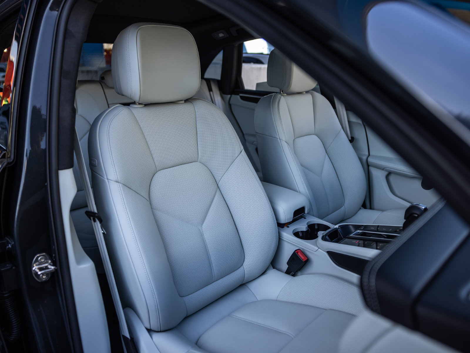 Certified 2026 Porsche Macan S AWD/4WD image 49