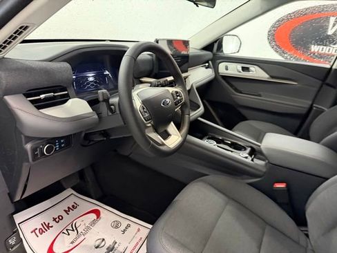 New 2026 Ford Explorer Active RWD image 11