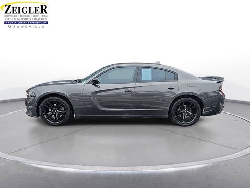 Used 2017 Dodge Charger R/T w/ Blacktop Package image 8