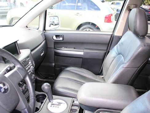 Used 2011 Mitsubishi Endeavor SE image 14