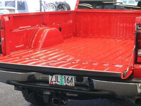 Used 2006 Chevrolet Silverado 2500 LT w/ Heavy-Duty Power Package image 45