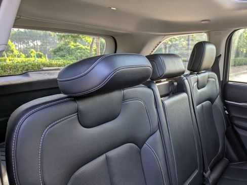 Used 2023 Jeep Grand Cherokee 4WD 4xe w/ Luxury Tech Group II image 38