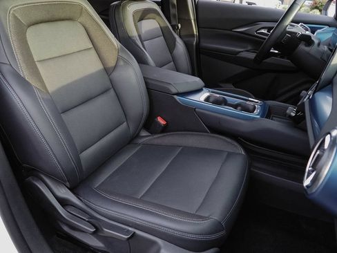 Used 2024 Chevrolet Equinox EV LT FWD image 15