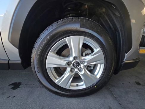 Used 2021 Toyota RAV4 XLE AWD/4WD image 26