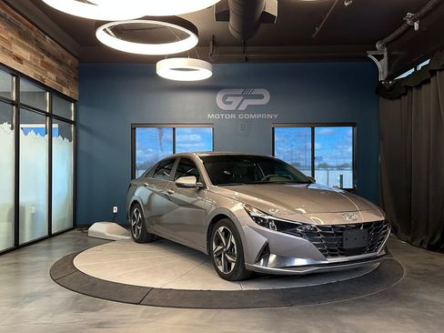 Used 2021 Hyundai Elantra SEL w/ Convenience + Premium Package image 1