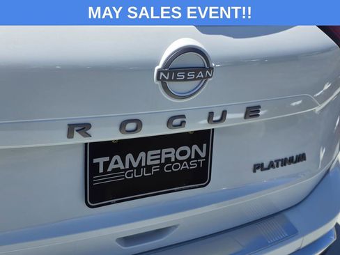 Used 2025 Nissan Rogue Platinum FWD image 42