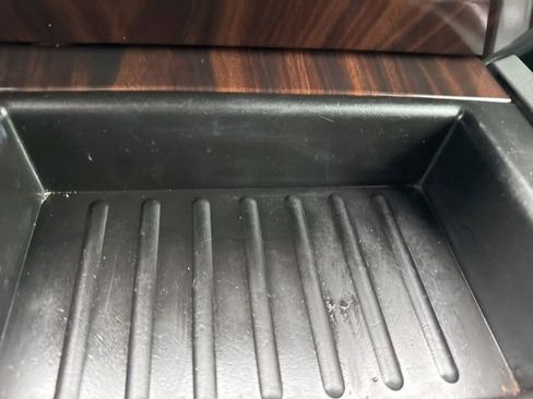 Used 2017 Ford Expedition EL Platinum RWD image 40