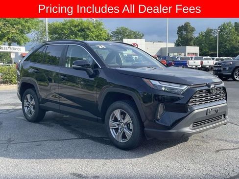 Used 2024 Toyota RAV4 XLE AWD/4WD image 7